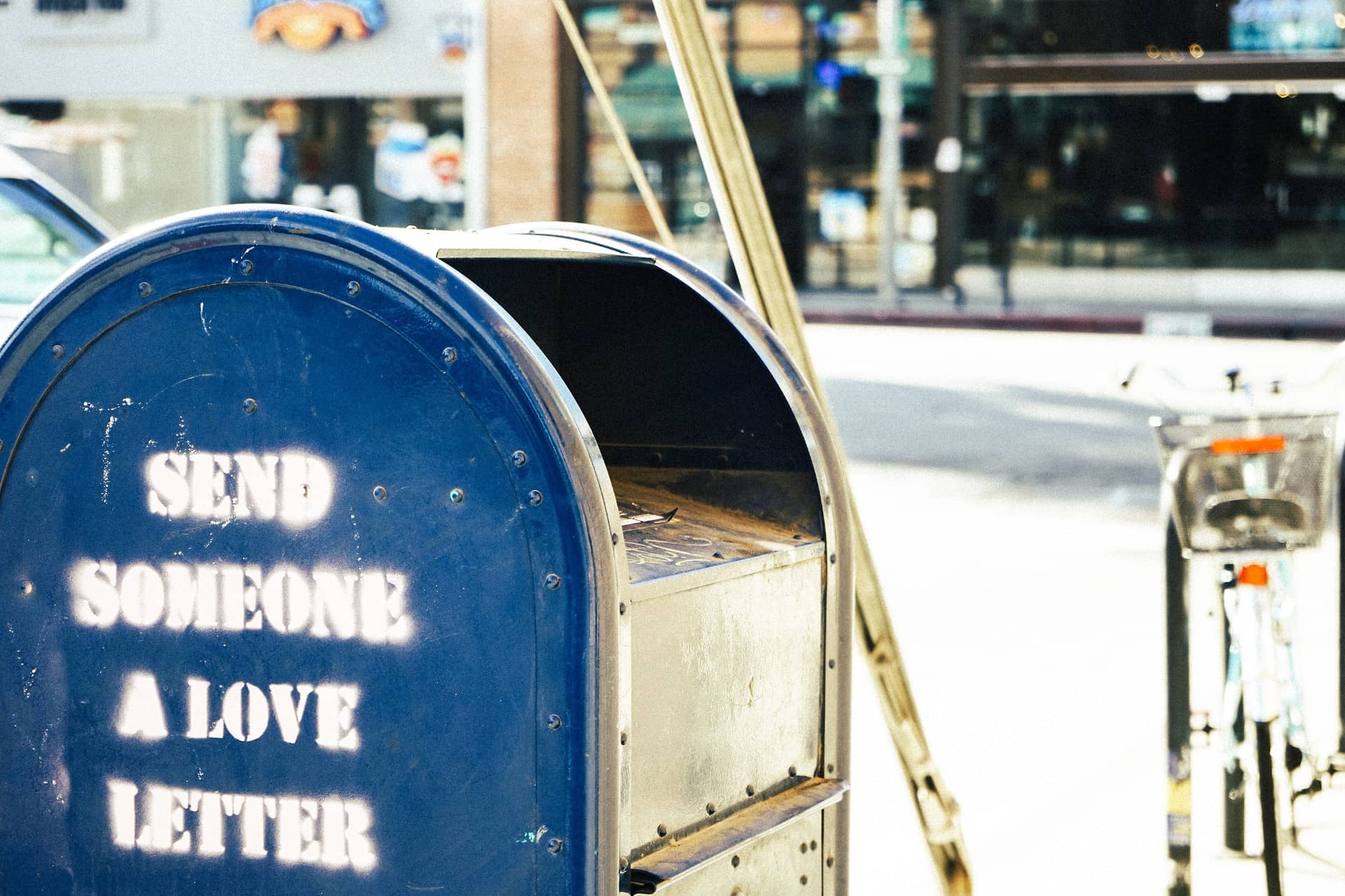 How email works